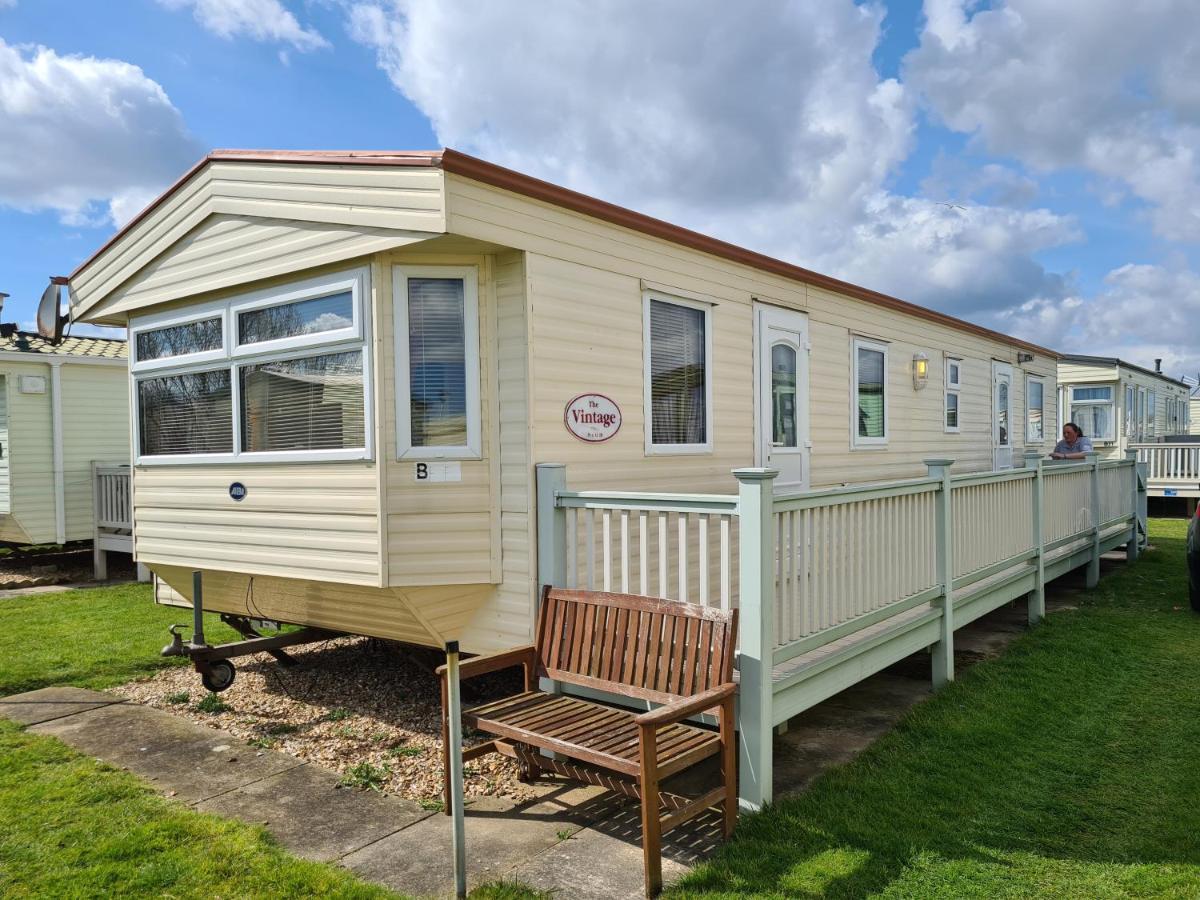 6 Berth Central Heated On Golden Sands Vintage Ingoldmells Exterior photo