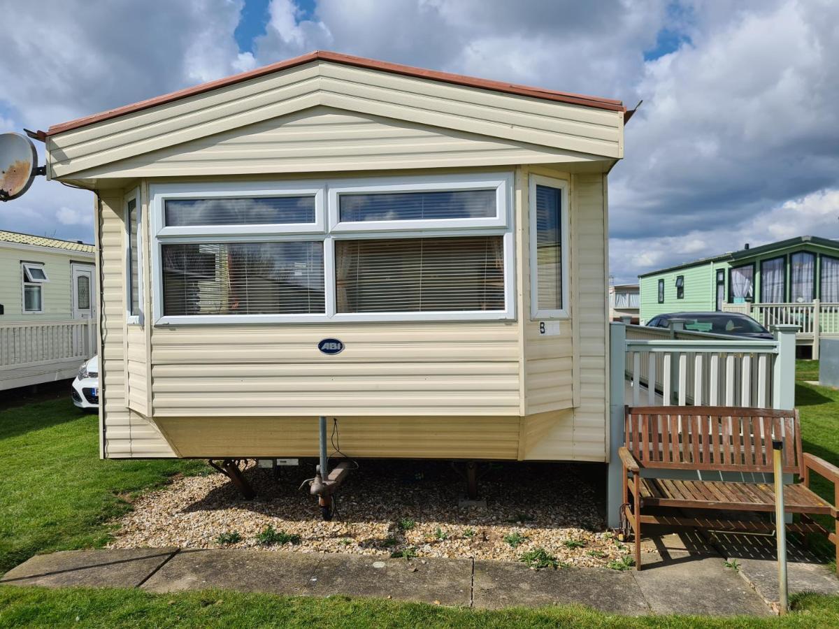 6 Berth Central Heated On Golden Sands Vintage Ingoldmells Exterior photo